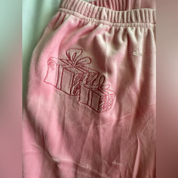 The grinch joggers set - Picture 4 of 7